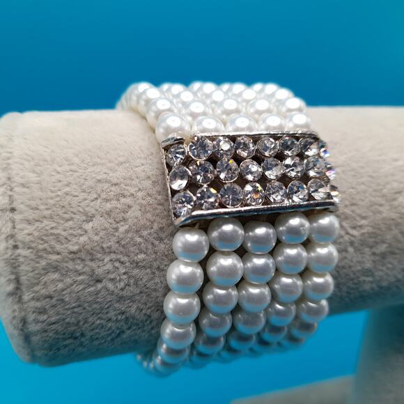 Vintage Faux Pearl Clear Rhinestone Stretch Bracelet, Wedding Jewelry - Picture 10 of 11